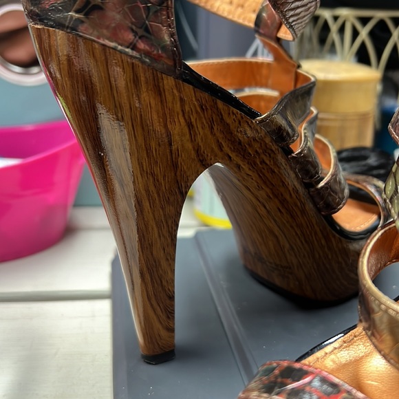 Qupid Woody Platforms - Picture 2 of 7